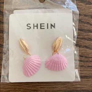 Shell earrings